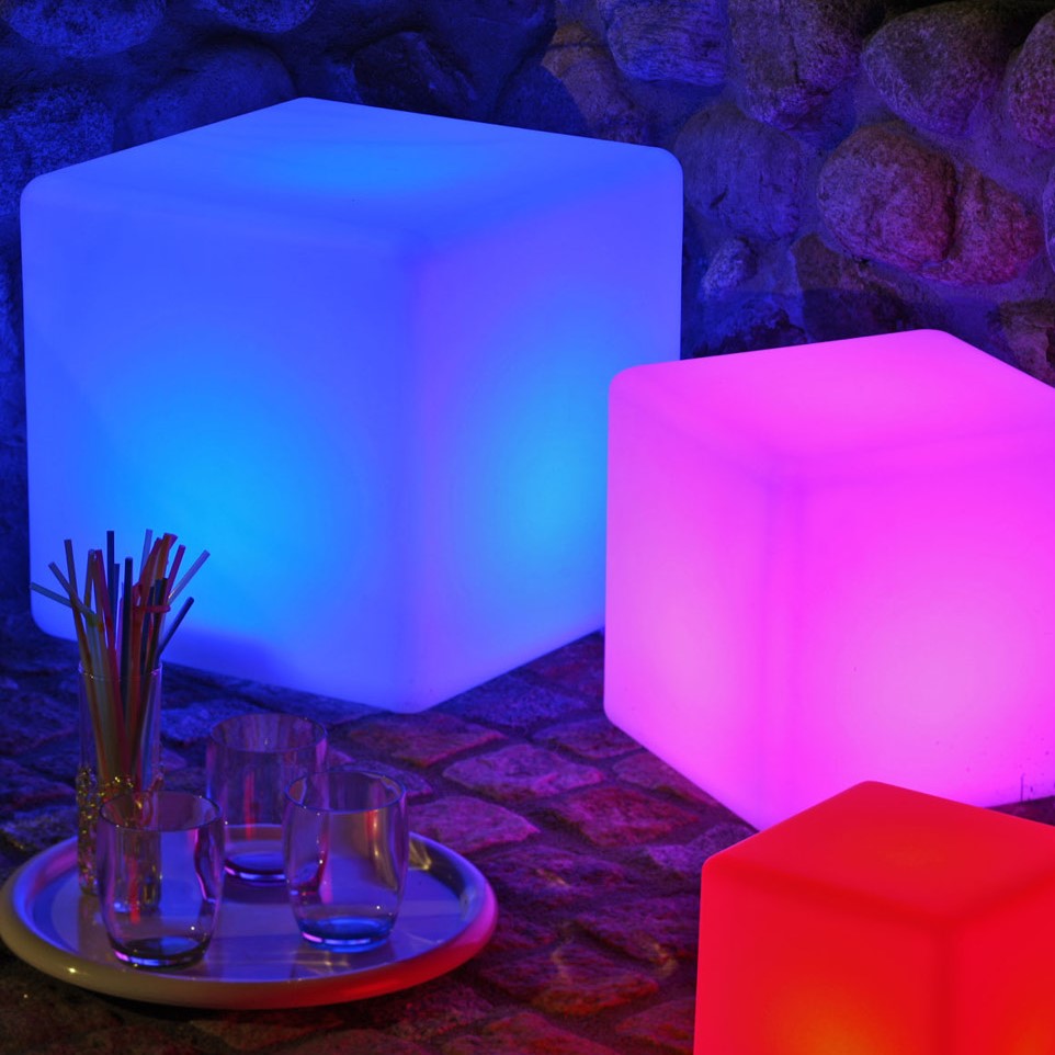 Bunte LED Leuchtwürfel von VERDOBA
